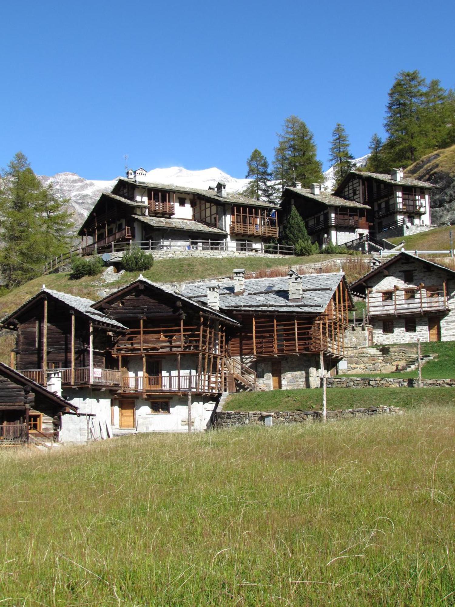 Il Piccolo Residence Gressoney-la-Trinité Exteriör bild